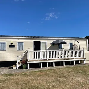  Holiday home Hoburne Escape Near Christchurch